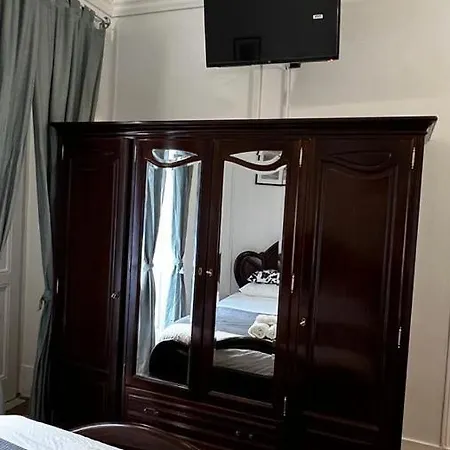 Quarto em Acomodações Particulares Apartamento Conde Do Redondo *