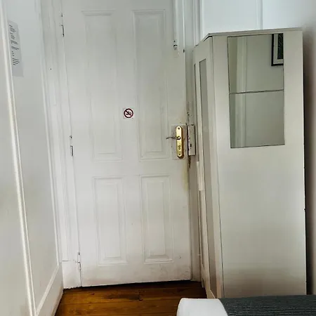 Conde Do Redondo Homestay Lisbon